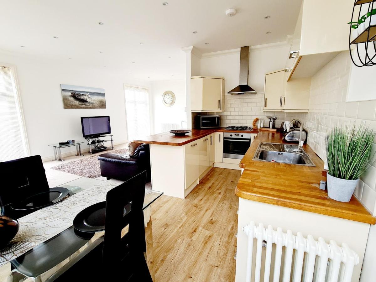 Seas The Day - Beachfront Apartment - Sleeps 4 Ramsgate Exterior foto